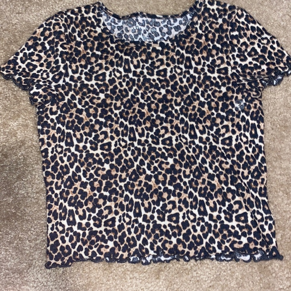American Eagle cropped tee